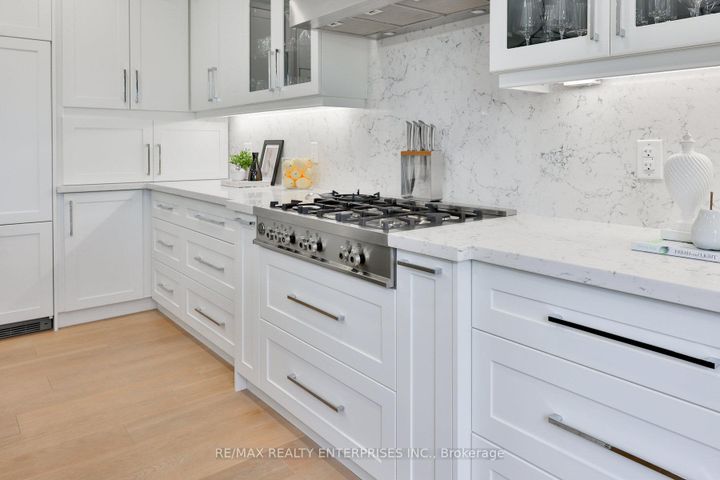 Photo 10 at 1215 Indian Road, Lorne Park, Mississauga