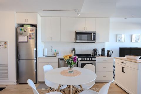 Photo 4 at 611 - 2799 kingston Road, Cliffcrest, Toronto