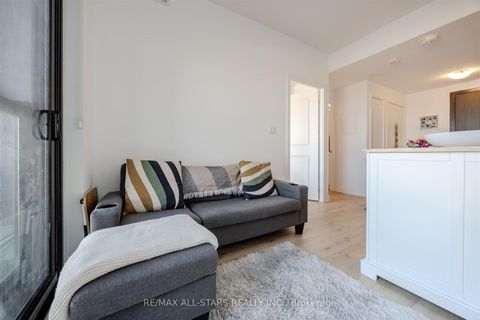 Photo 10 at 611 - 2799 kingston Road, Cliffcrest, Toronto