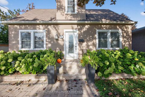 Photo 1 at 107 Peel Street, Wellington, Barrie