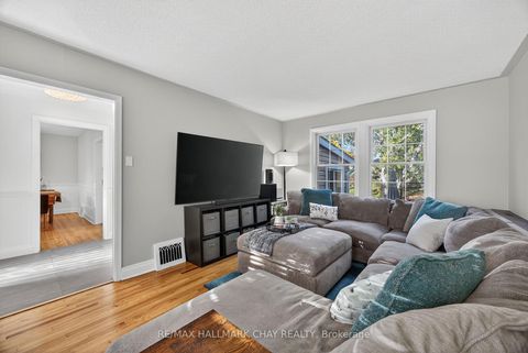 Photo 10 at 107 Peel Street, Wellington, Barrie