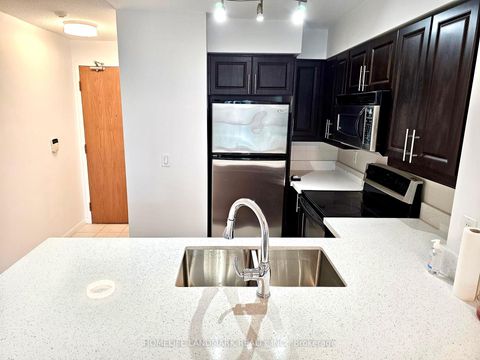 Photo 2 at 606 - 219 Fort York Boulevard, Niagara, Toronto