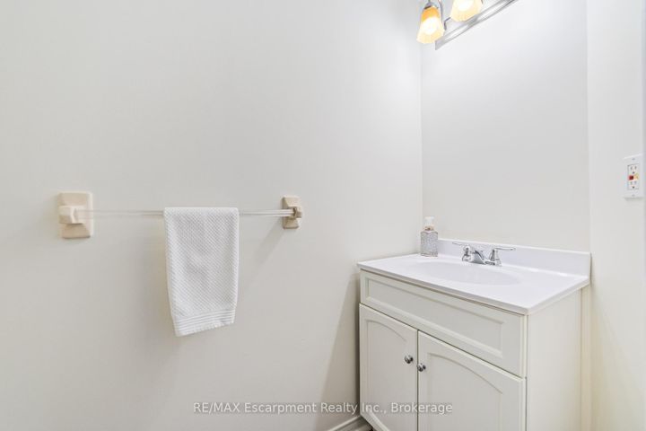 Photo 6 at 5 - 2065 Sixth Line, RO River Oaks, Oakville