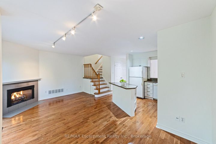 Photo 11 at 5 - 2065 Sixth Line, RO River Oaks, Oakville