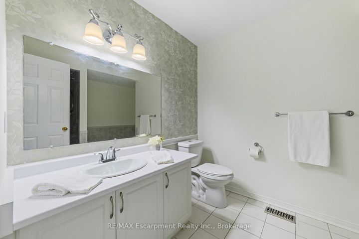 Photo 19 at 5 - 2065 Sixth Line, RO River Oaks, Oakville