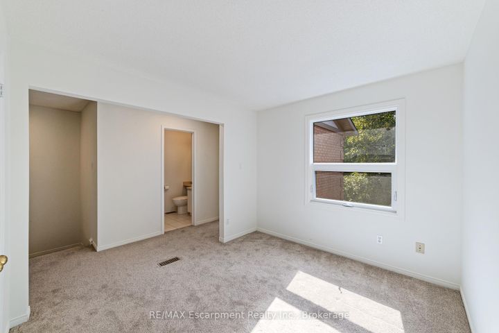 Photo 23 at 5 - 2065 Sixth Line, RO River Oaks, Oakville