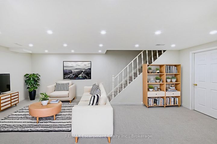 Photo 28 at 5 - 2065 Sixth Line, RO River Oaks, Oakville