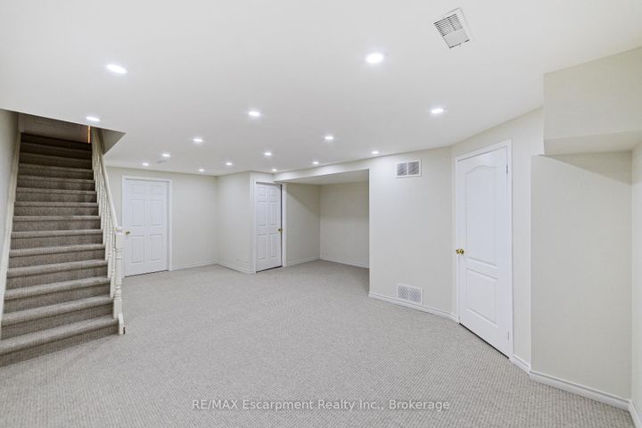 Photo 29 at 5 - 2065 Sixth Line, RO River Oaks, Oakville