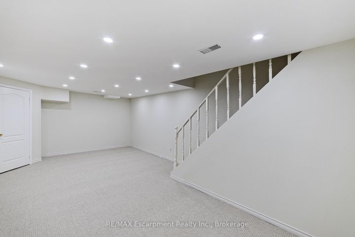 Photo 30 at 5 - 2065 Sixth Line, RO River Oaks, Oakville