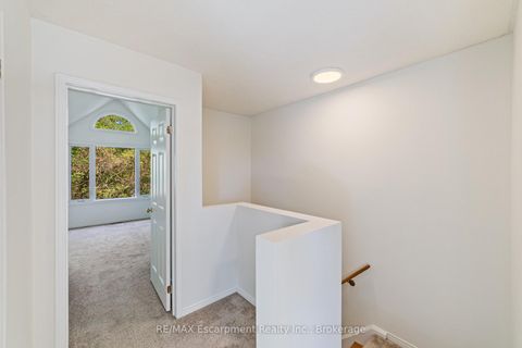 Photo 16 at 5 - 2065 Sixth Line, RO River Oaks, Oakville