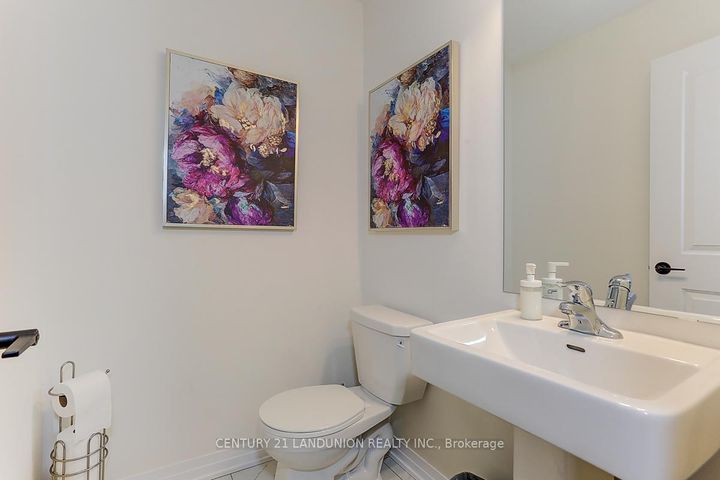 Photo 8 at 6 De La Roche Drive, Vellore Village, Vaughan