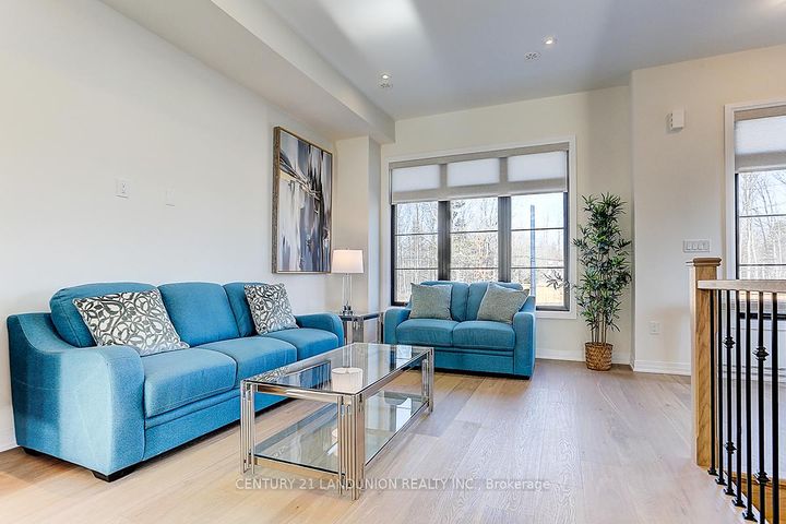 Photo 13 at 6 De La Roche Drive, Vellore Village, Vaughan