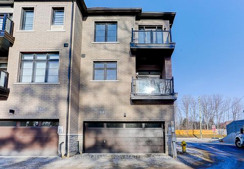 Photo 3 at 6 De La Roche Drive, Vellore Village, Vaughan