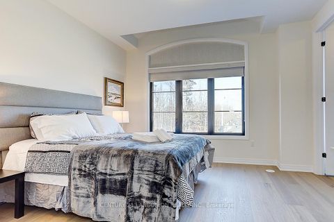 Photo 23 at 6 De La Roche Drive, Vellore Village, Vaughan