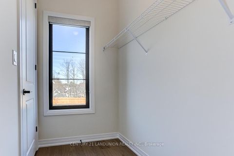 Photo 27 at 6 De La Roche Drive, Vellore Village, Vaughan