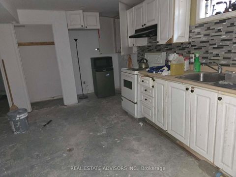 Photo 5 at 238 Braymore Boulevard, Rouge E11, Toronto