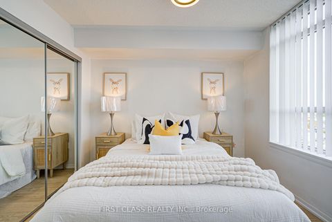 Photo 3 at 526 - 3091 Dufferin Street, Glen Park, Toronto