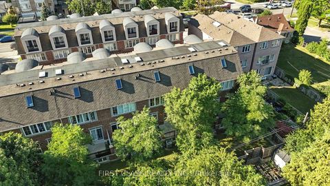 Photo 3 at 23 Slingsby Lane, Willowdale East, Toronto