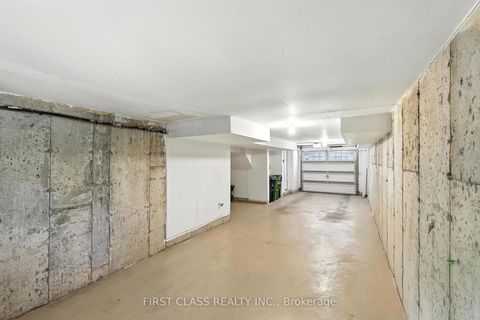 Photo 32 at 23 Slingsby Lane, Willowdale East, Toronto