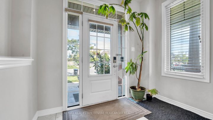 Photo 3 at 232 Sky Harbour Drive, Bram West, Brampton