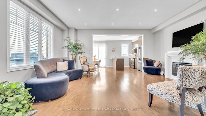 Photo 5 at 232 Sky Harbour Drive, Bram West, Brampton