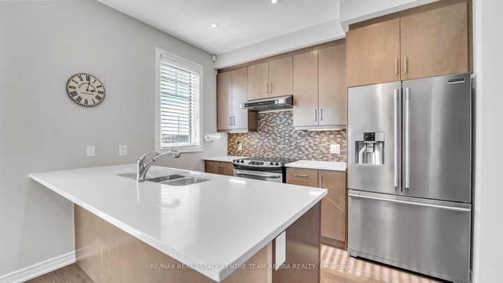 Photo 8 at 232 Sky Harbour Drive, Bram West, Brampton