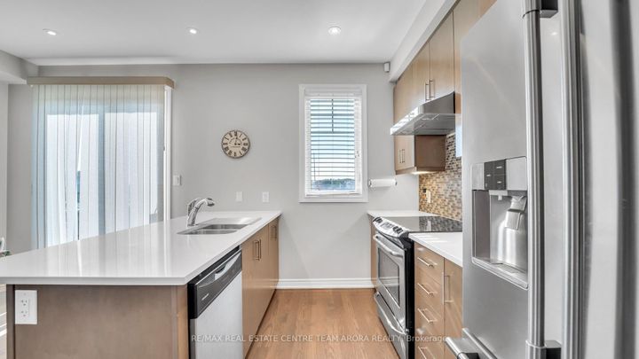 Photo 9 at 232 Sky Harbour Drive, Bram West, Brampton