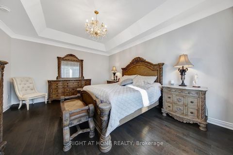 Photo 20 at 38 Menotti Drive, Oak Ridges, Richmond Hill