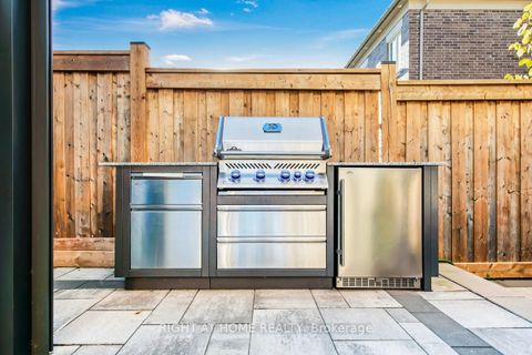 Photo 44 at 38 Menotti Drive, Oak Ridges, Richmond Hill