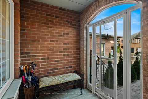 Photo 1 at 106 Lucena Crescent, Maple, Vaughan