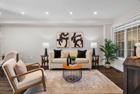 Photo 3 at 106 Lucena Crescent, Maple, Vaughan