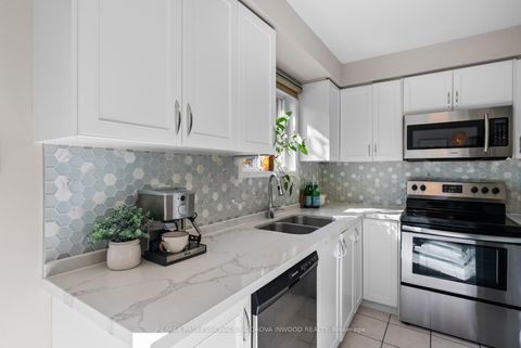 Photo 9 at 106 Lucena Crescent, Maple, Vaughan
