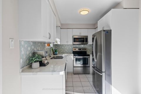 Photo 11 at 106 Lucena Crescent, Maple, Vaughan