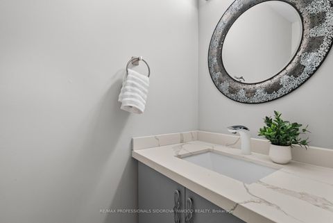 Photo 13 at 106 Lucena Crescent, Maple, Vaughan