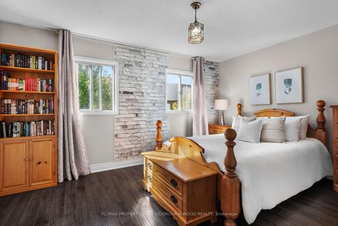 Photo 15 at 106 Lucena Crescent, Maple, Vaughan