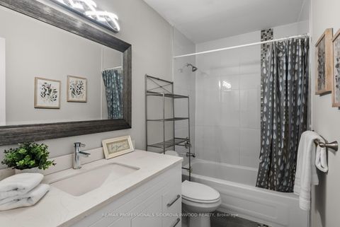 Photo 24 at 106 Lucena Crescent, Maple, Vaughan