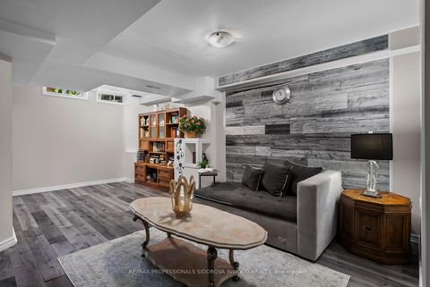 Photo 26 at 106 Lucena Crescent, Maple, Vaughan