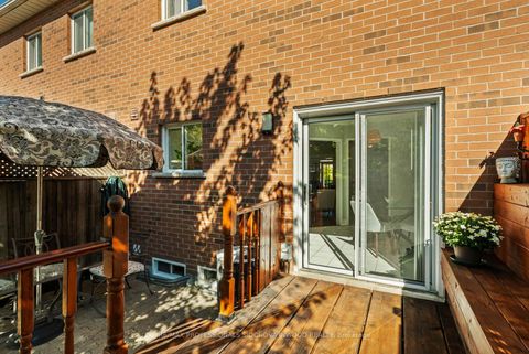 Photo 32 at 106 Lucena Crescent, Maple, Vaughan