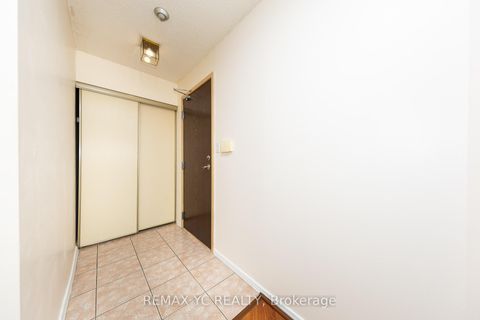 Photo 2 at 614 - 30 Greenfield Avenue, Willowdale East, Toronto