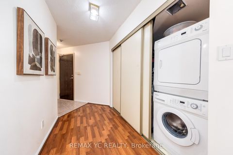 Photo 4 at 614 - 30 Greenfield Avenue, Willowdale East, Toronto