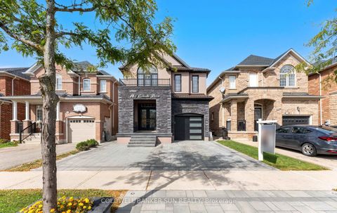 Photo 3 at 164 Canada Drive, Vellore Village, Vaughan