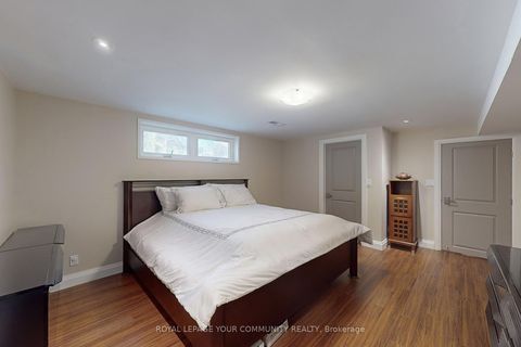 Photo 17 at 25 Alderdale Court, Don Mills, Toronto