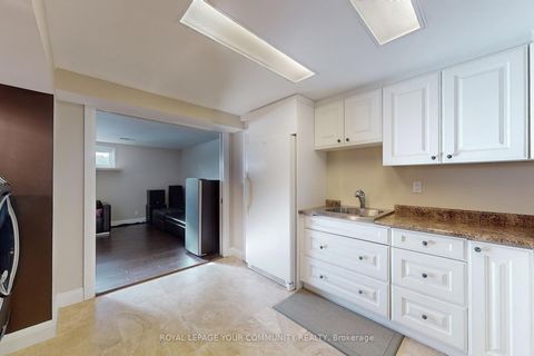 Photo 20 at 25 Alderdale Court, Don Mills, Toronto