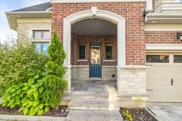 Photo 2 at 29 Chiming Road, Toronto Gore Rural Estate, Brampton