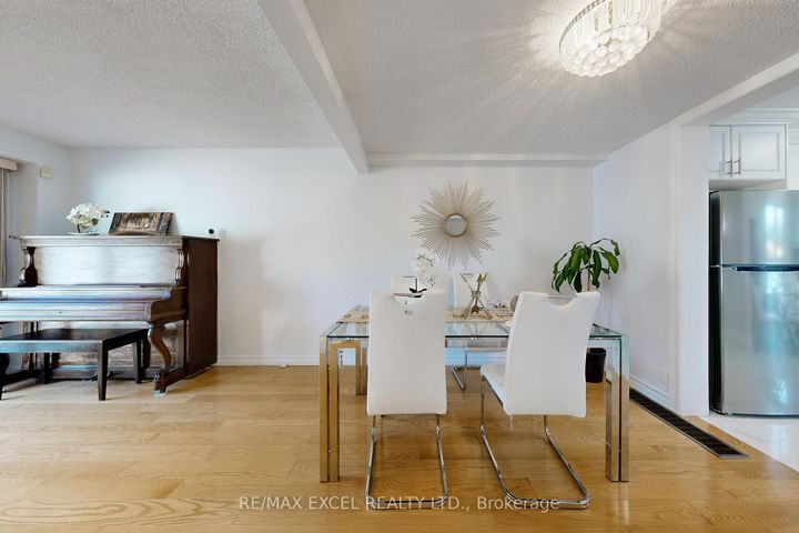 Photo 6 at 29 Green Spring Drive, Milliken, Toronto