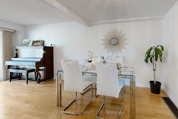 Photo 7 at 29 Green Spring Drive, Milliken, Toronto