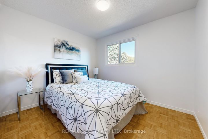 Photo 22 at 29 Green Spring Drive, Milliken, Toronto