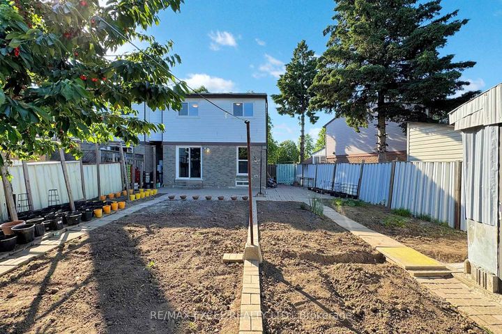 Photo 34 at 29 Green Spring Drive, Milliken, Toronto