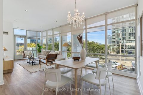 Photo 4 at 102 - 35 Mariner Terrace, Waterfront Communities C1, Toronto