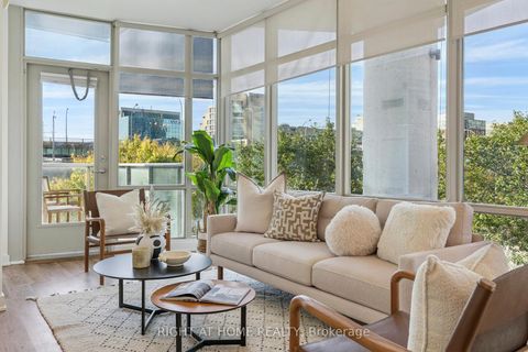 Photo 6 at 102 - 35 Mariner Terrace, Waterfront Communities C1, Toronto
